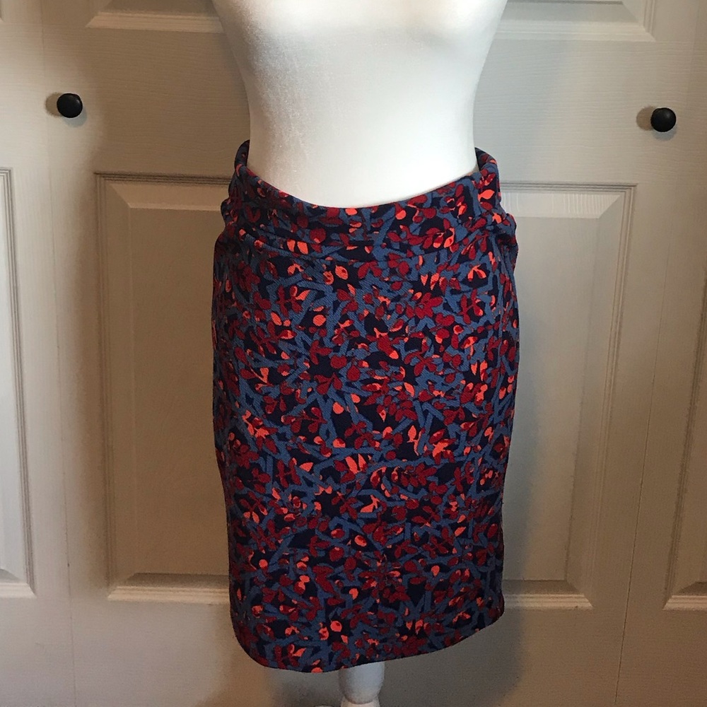 🎅 LuLaRoe Cassie Pencil Skirt Size Small